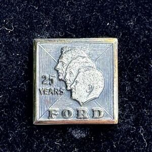 VTG FORD MOTOR COMPANY 25 Years Employee Loyalty Service 10K 1/10 Gold Tie Tack